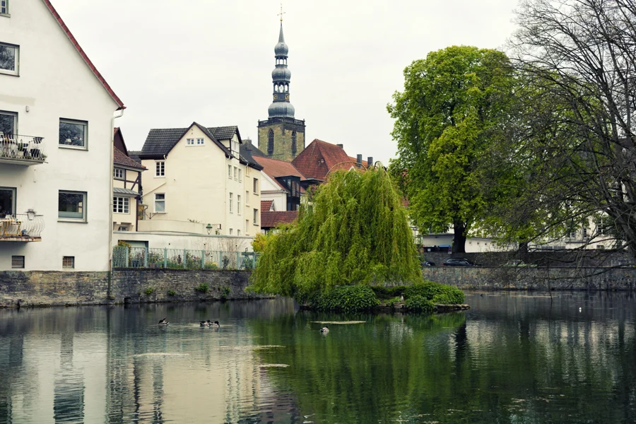 Architekturaufnahme mit markanten Linien und Perspektiven